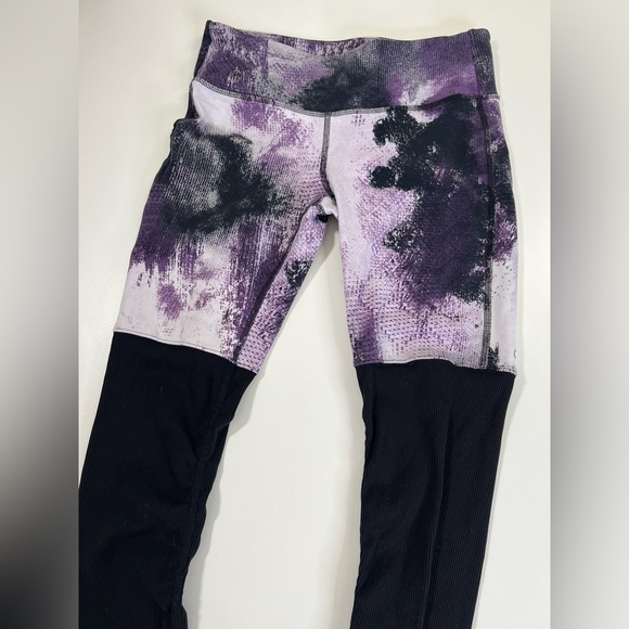 Alo Yoga Goddess Ribbed Legging in Purple and Black - Picture 4 of 9